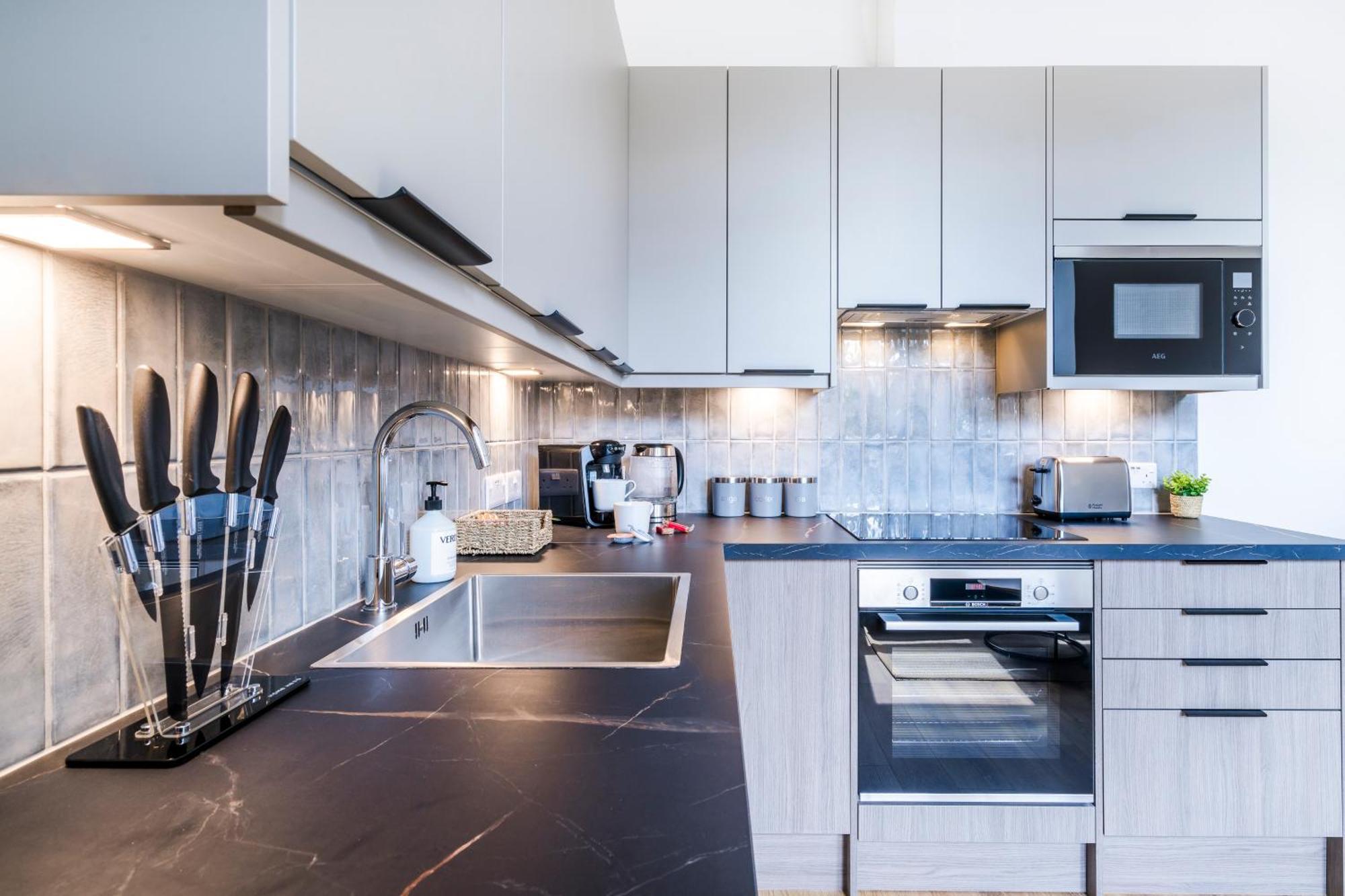 Cozy 2 Bedroom Apartment In Sutton Саттон Экстерьер фото