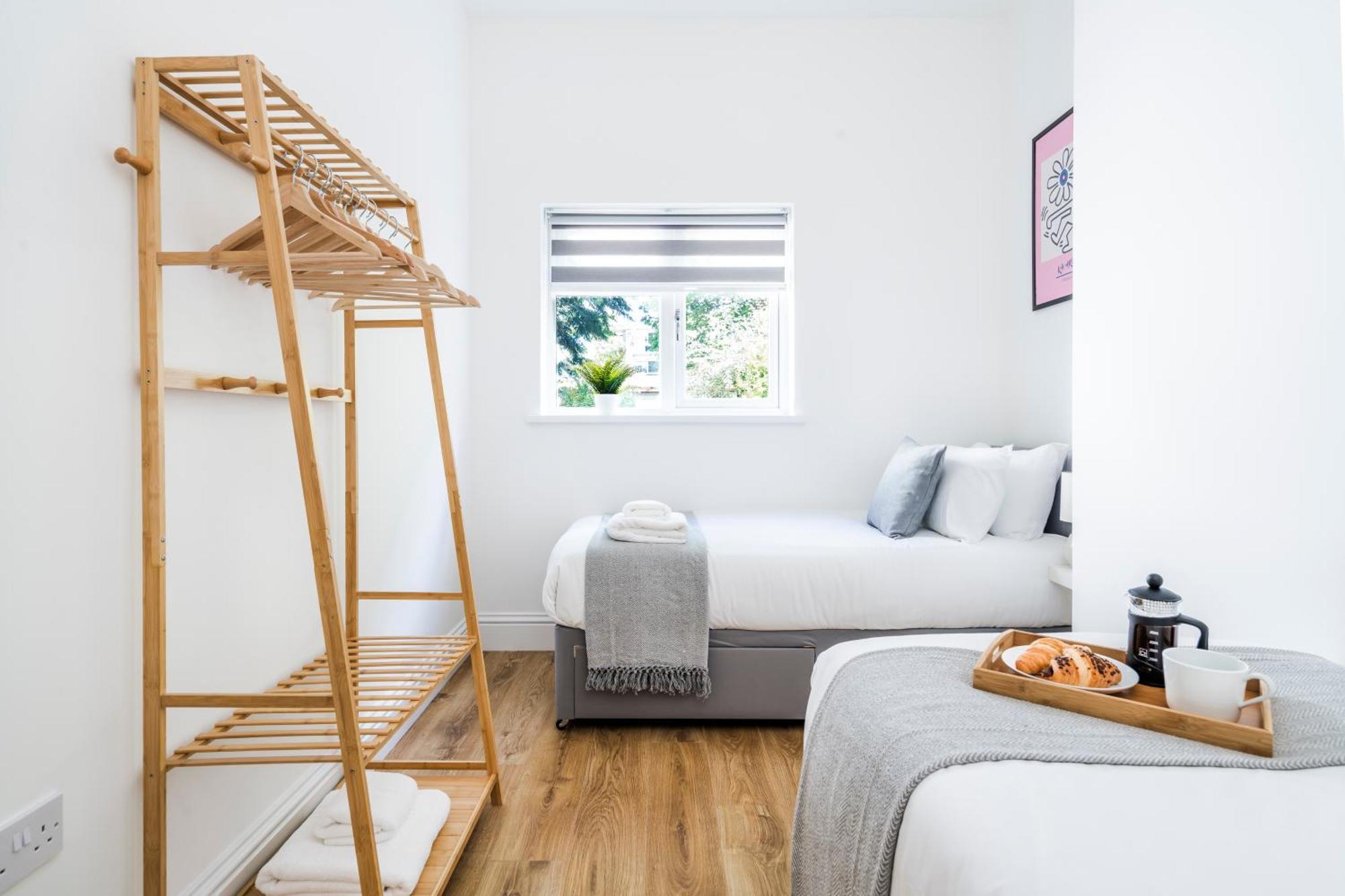 Cozy 2 Bedroom Apartment In Sutton Саттон Экстерьер фото