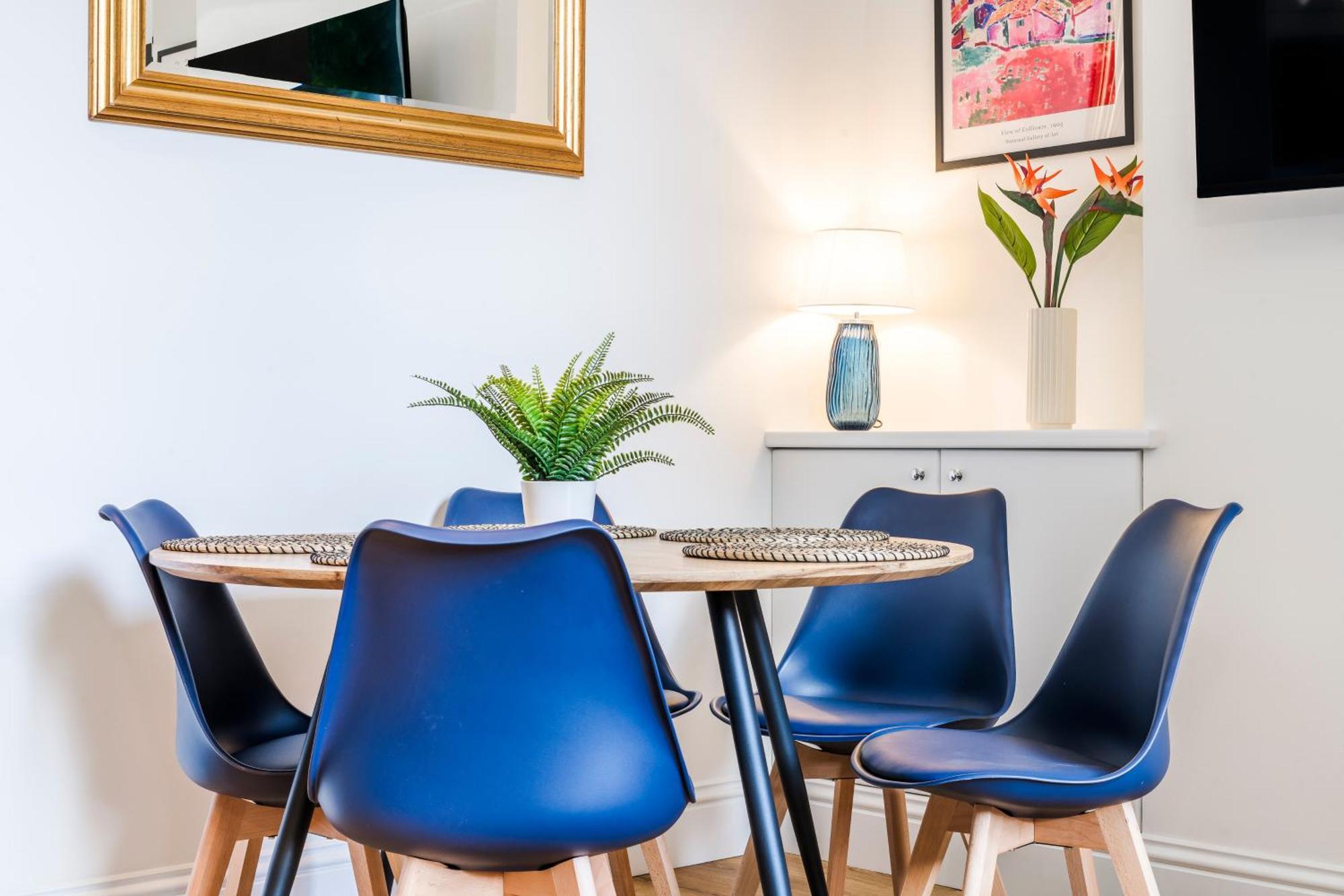 Cozy 2 Bedroom Apartment In Sutton Саттон Экстерьер фото